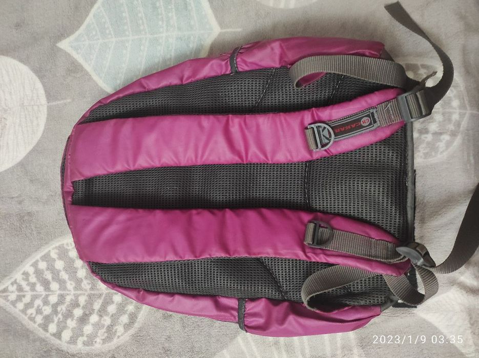 Продаю спортивный малиновый рюкзак