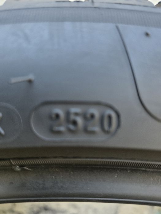 Vand două anvelope de iarna michelin pilot alpin  275 40 21 dot 2520