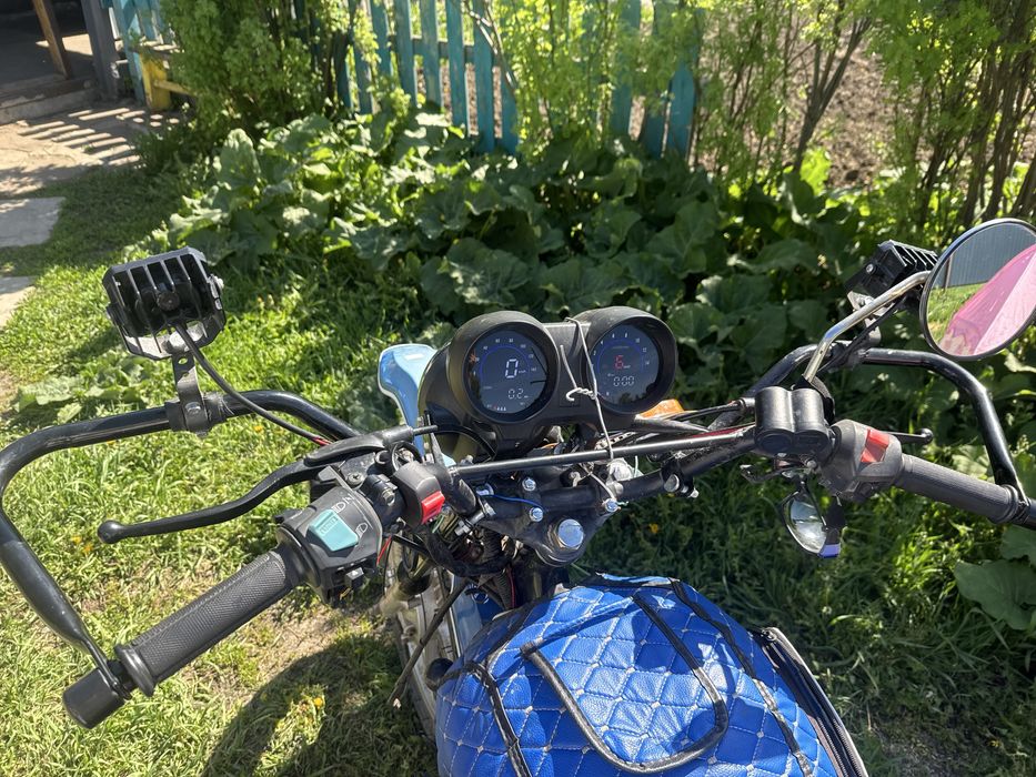 Мотоцикл yaqi 200