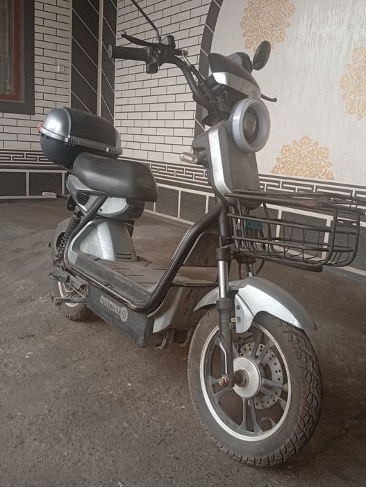 Skuter 6ta akumlator