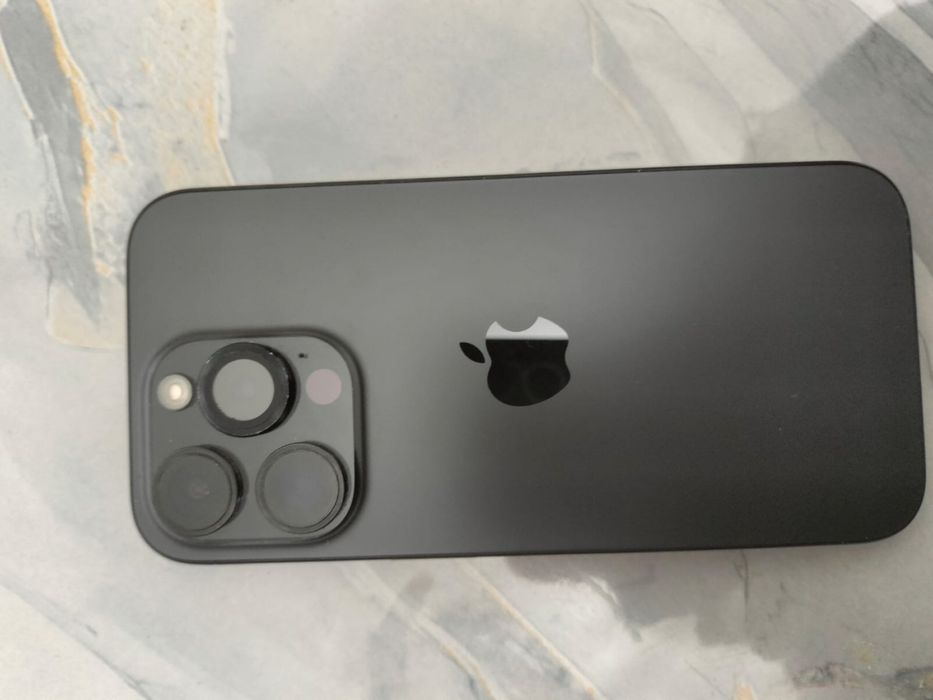 Продам б/у Iphone 15 pro