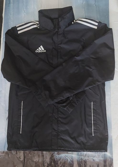 Яке тип ветровка - Adidas !!!