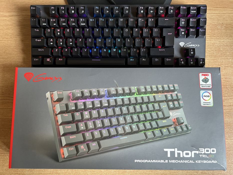 Vând tastatura mecanica Genesis Thor 300TKL