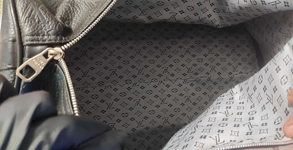 Луксозна пътна чанта Louis Vuitton – стил и практичност