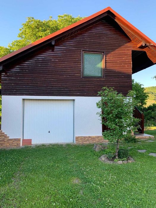 Casa - garaj - curte