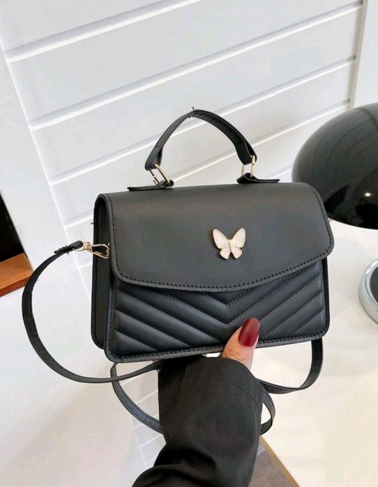 Малка дамска чанта