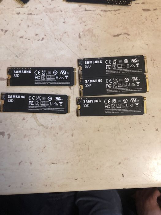 De vanzare ssd samsung 990 de 4 tb bluk noi