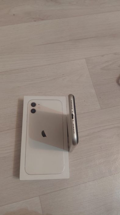 Айфон 11 70к торг ест 64гб
