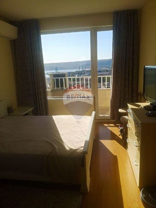 Продава се Тристаен апартамент в Варна, Операта - 105 кв.м за 2448 €/кв.м - Снимка #2