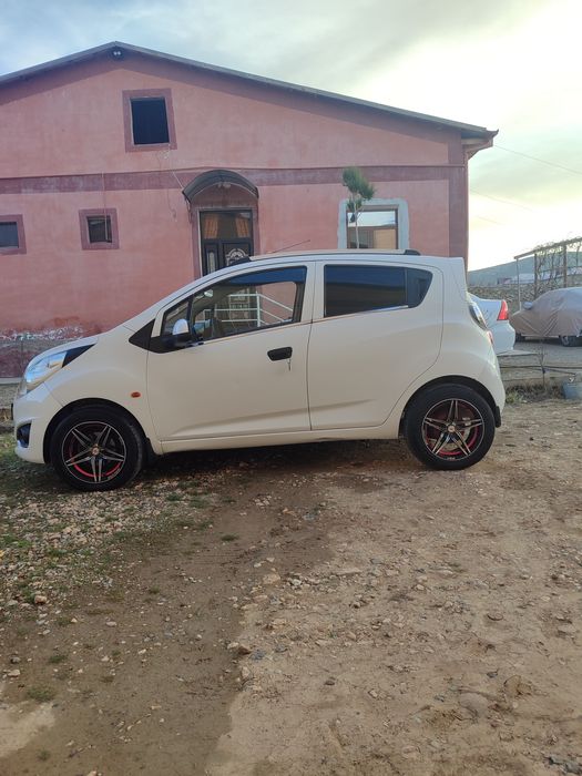 Chevralet spark mexanika yili 2011 yurgani 26000 narxi 4800