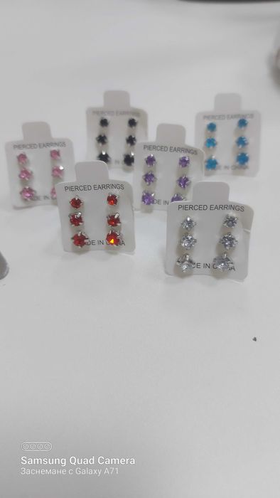 Пистолет за пробиване на уши