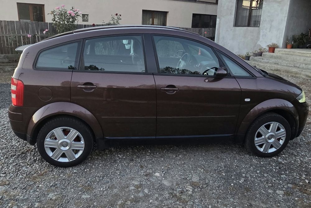Vând Audi A2 1.4