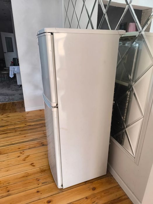 Продам холодильник