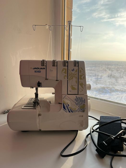 Продам оверлок в отличном состояние