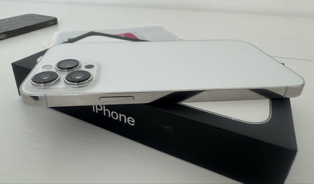 Продам IPhone 13 Pro Max