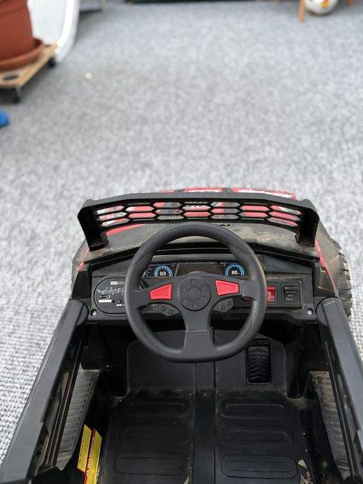 Masinuta electrica cu telecomanda