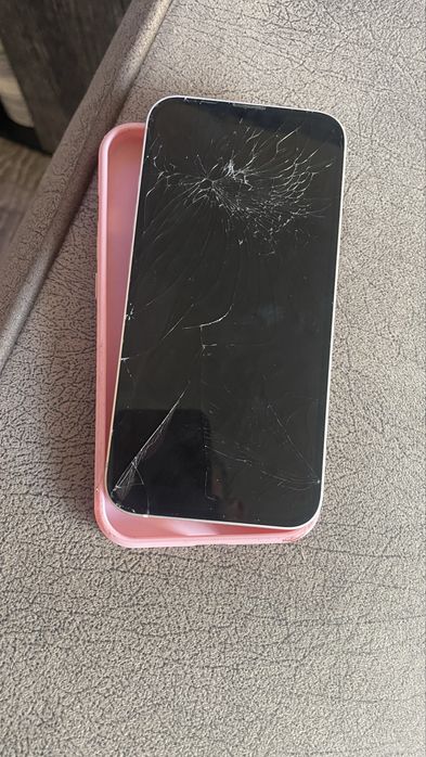 Iphone 13 (За части)