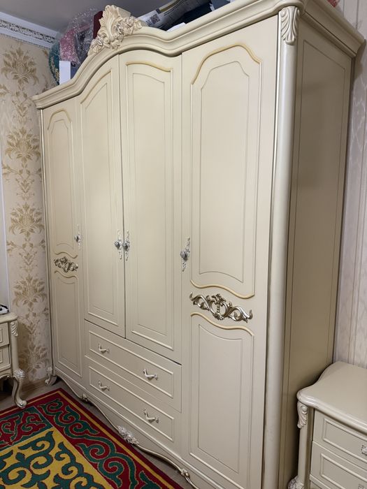 Спальный гарнитур