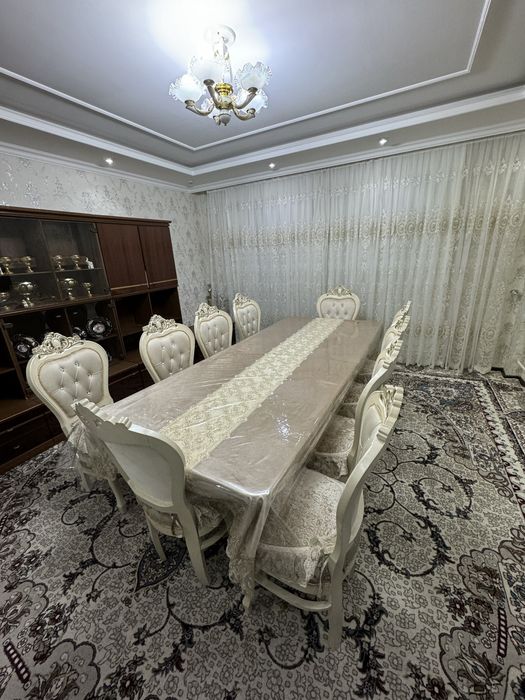Stol stul komplekt 12 kishilik. Holati yaxwi.