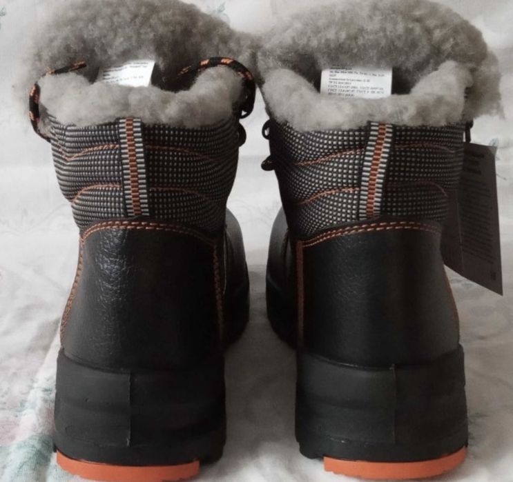 Продам зимние ботинку 44