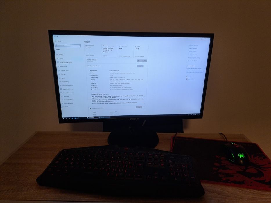 Vând unitate PC plus monitor!