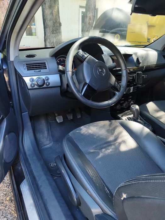 Vând Opel Astra H Gtc