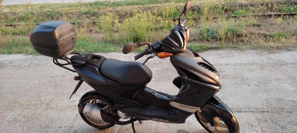 Скутер Ямаха Аерокс МБК 50 кубика, редовен с документи, регистриран !