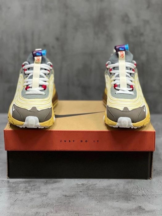 Nike Air Max 270 React Travis