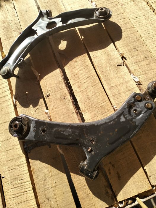 Передний рычаг подвески