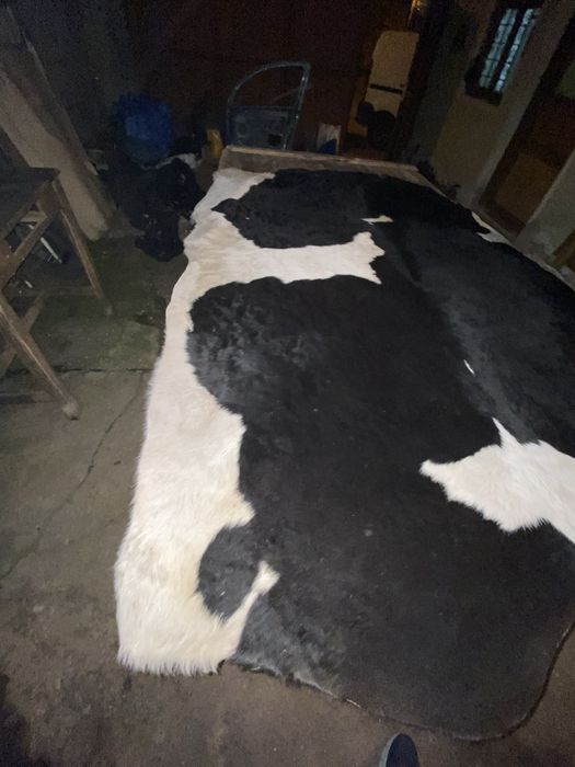 Piele vita tabacita ornament cabana