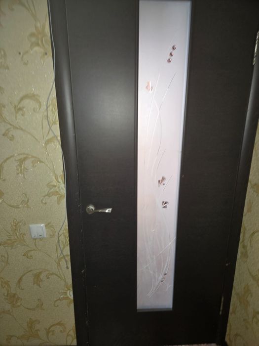 Продается  двери