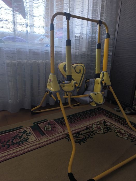 Продам детскую качелю