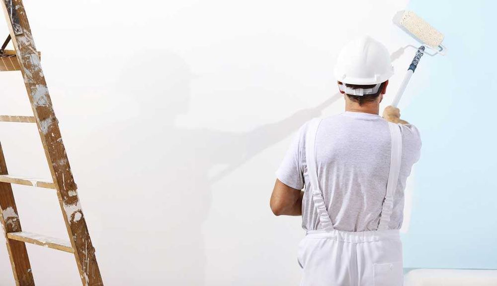 Reparații, revopsiri, finisaje la cerere direct la meseriaș.