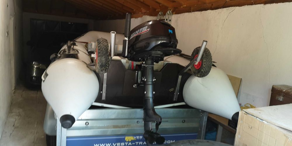 Комплект лодка, мотор и ремарке