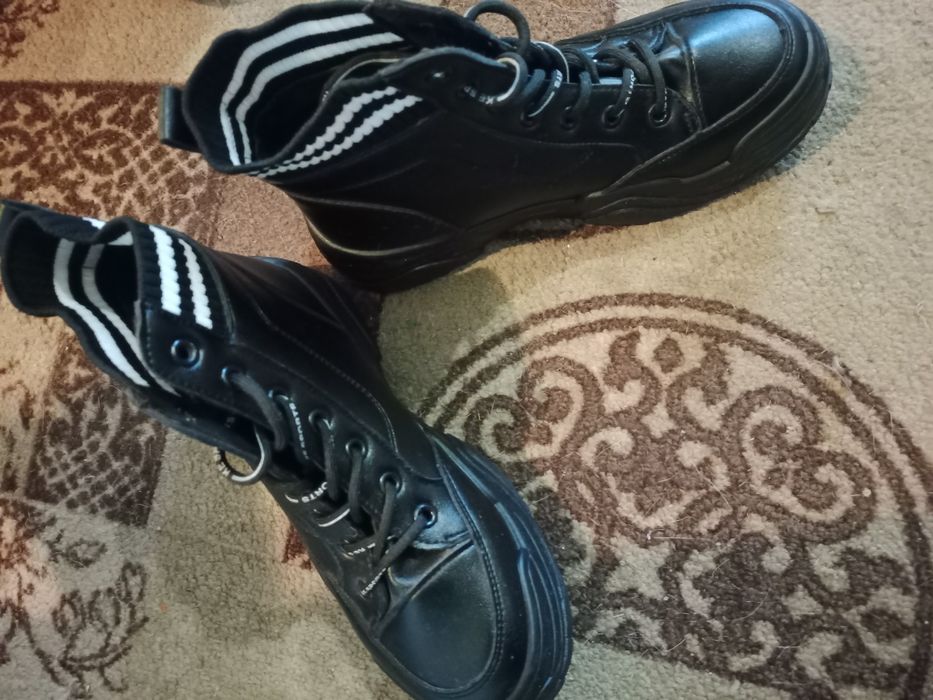 Продам  весна-осень. За 6000 тнг