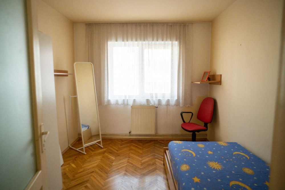 Apartament spatios cu 4 camere, zona centrala Bistrita