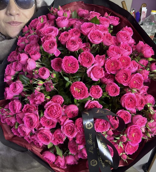 Кустовые розы цвежий