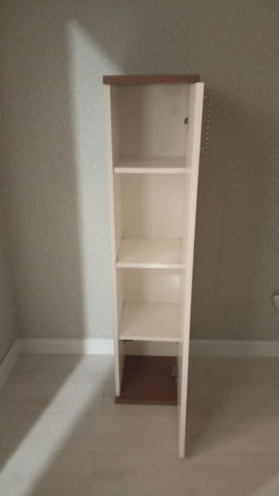 Продам 4 шкафчика и тумбу