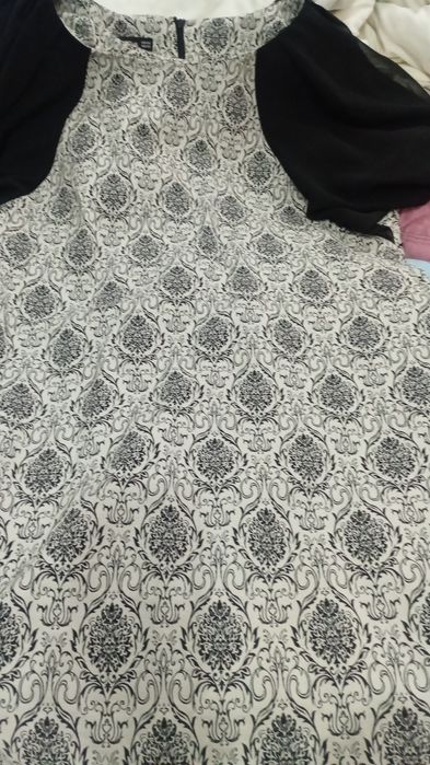 Продам платья  разные