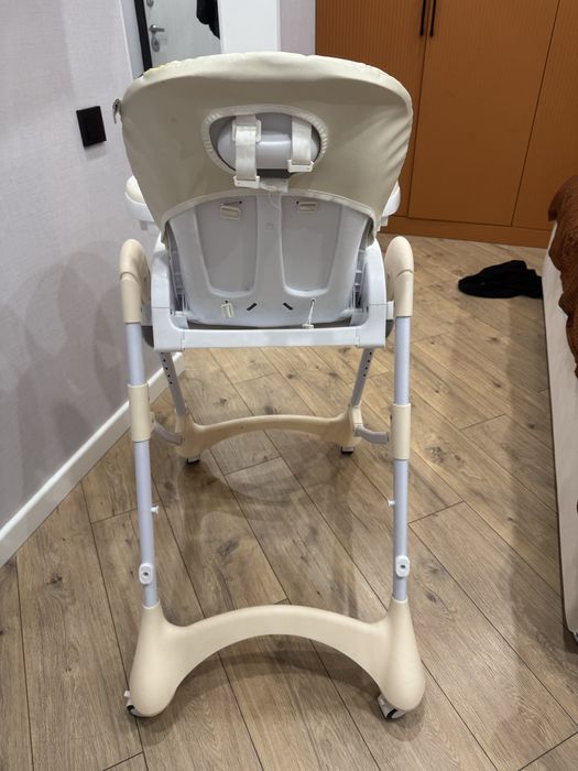 Продаю стол для кормления