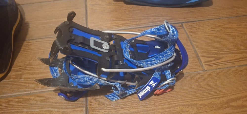 Bocanci și coltari simond