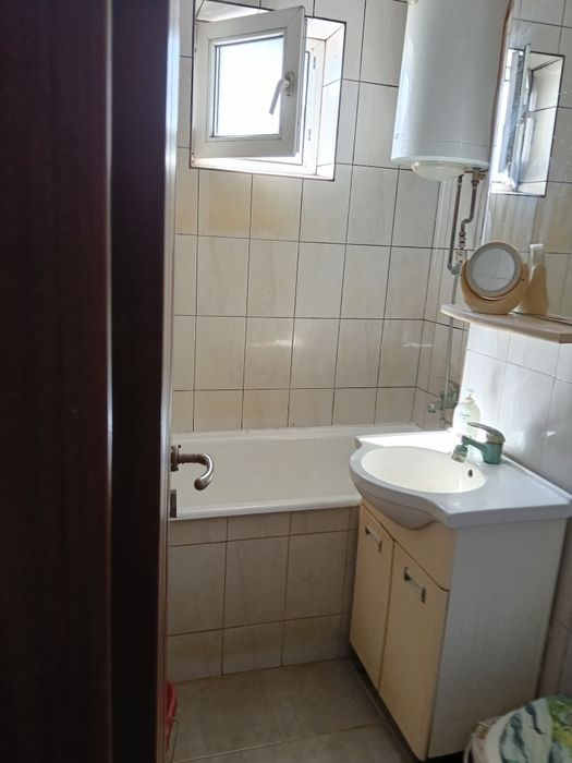Vând apartament 2 camere etaj 2