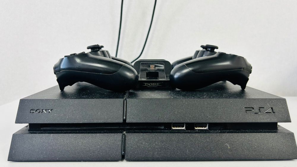 Sony Ps 4 продам