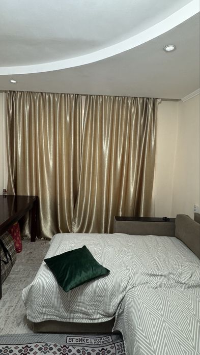 Шторы цвет золота