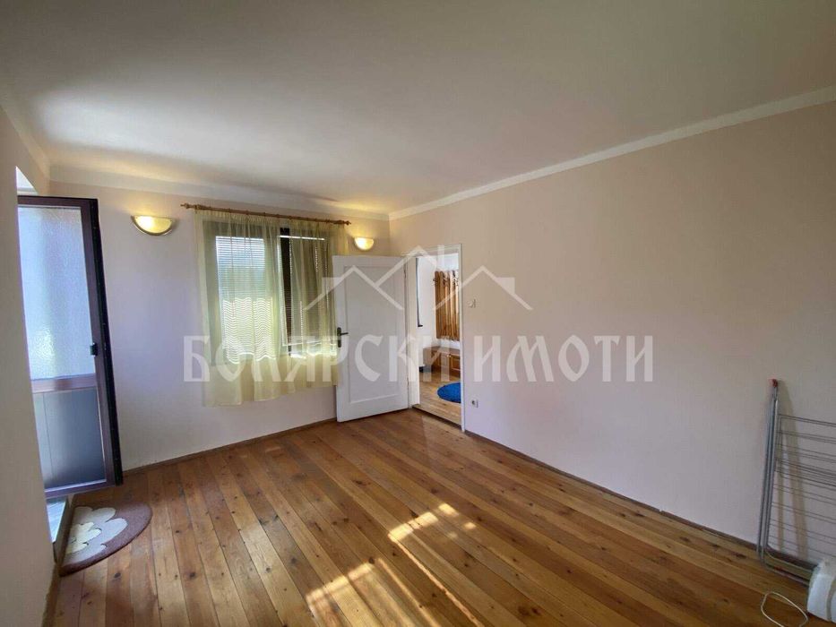 Продава се Къща в Дебелец - 202 кв.м за 477 €/кв.м - Снимка #16