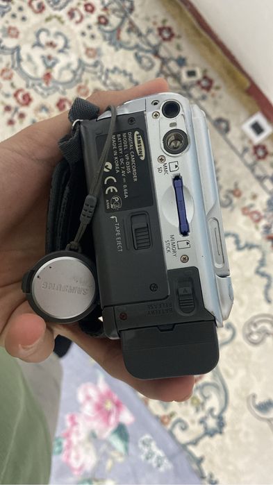 Камера модель хз но рабочая рарядки с собой нету