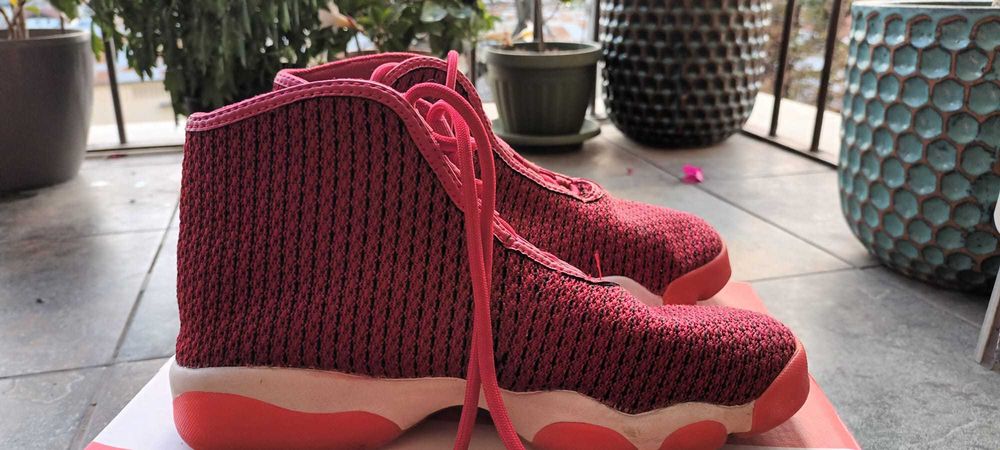 Air Jordans 11 Retro Low In Red