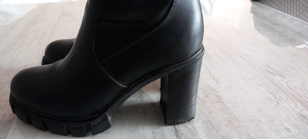 Дамски боти на висок ток №36