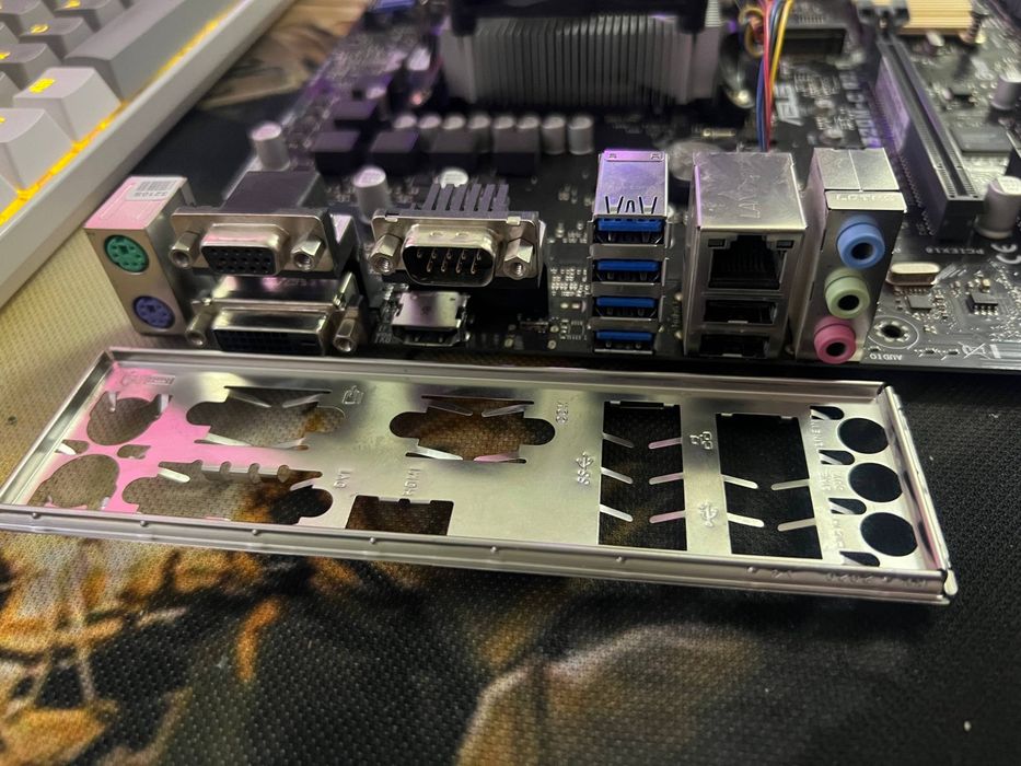 Asus A320+AMD Athlon 200Ge