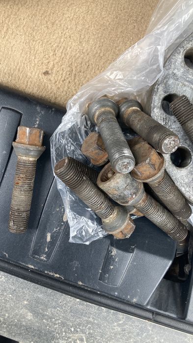 vand 4buc distantiere+30prezoane BMW X3 H&R Germania cititi descrierea